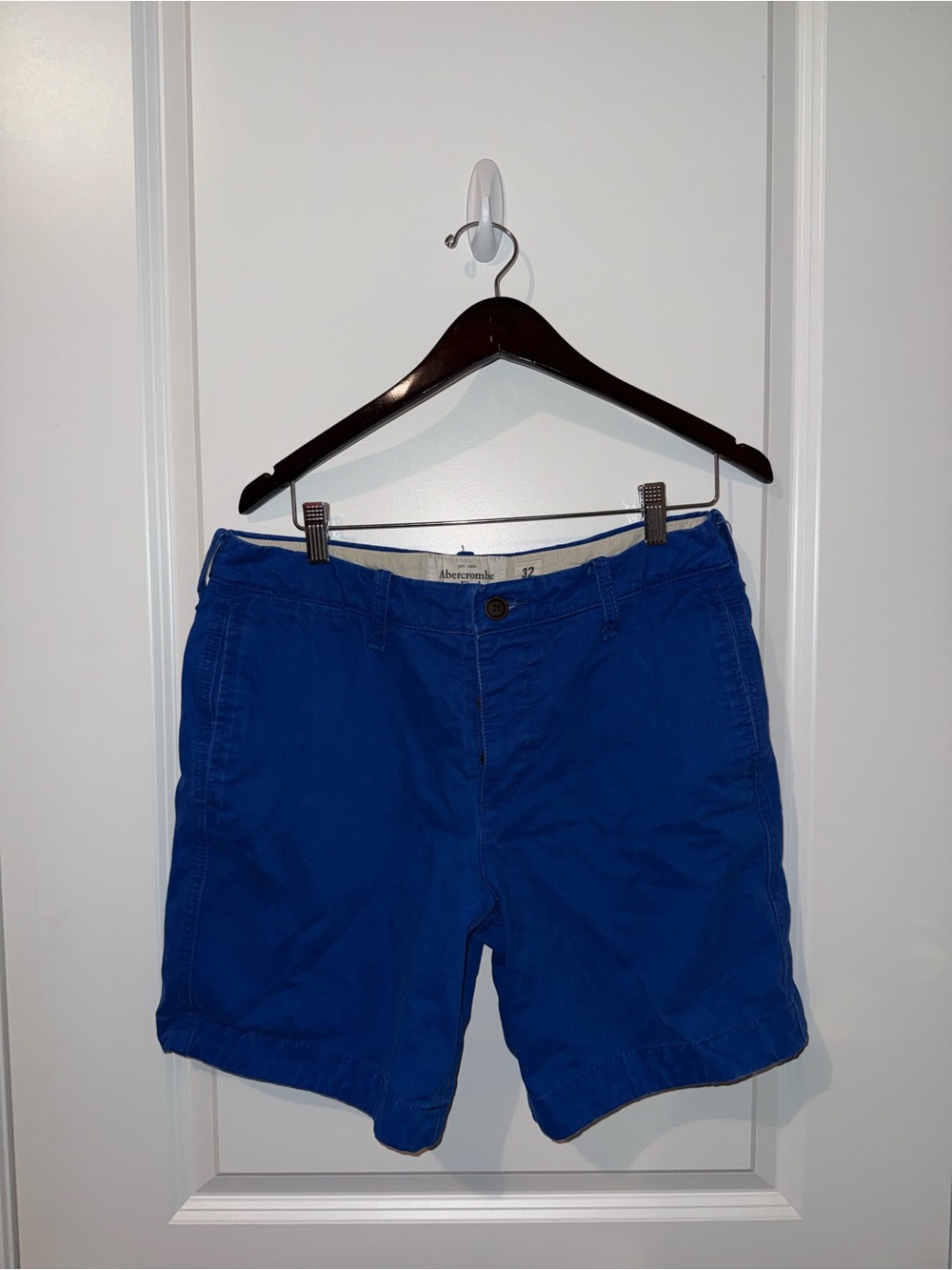 Abercrombie & Fitch Men's Royal Blue Flat Front Shorts